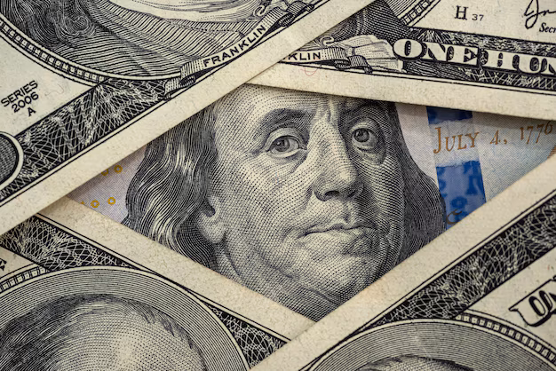 Dólar: moeda tem terceira alta seguida